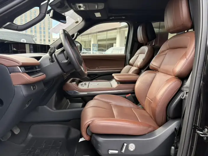 Lincoln Navigator 2025 Model 3.5T President Edition – фото 10