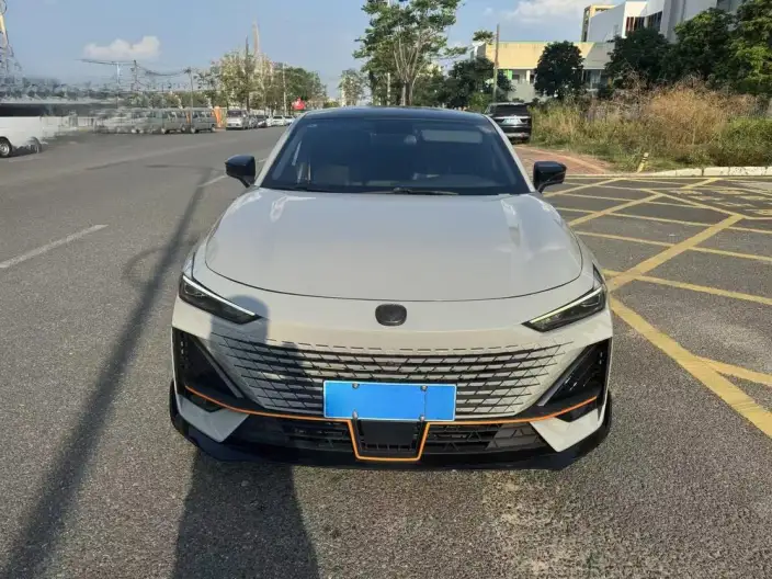 Changan UNI-V 2022 Model 1.5T Sports Edition – фото 2
