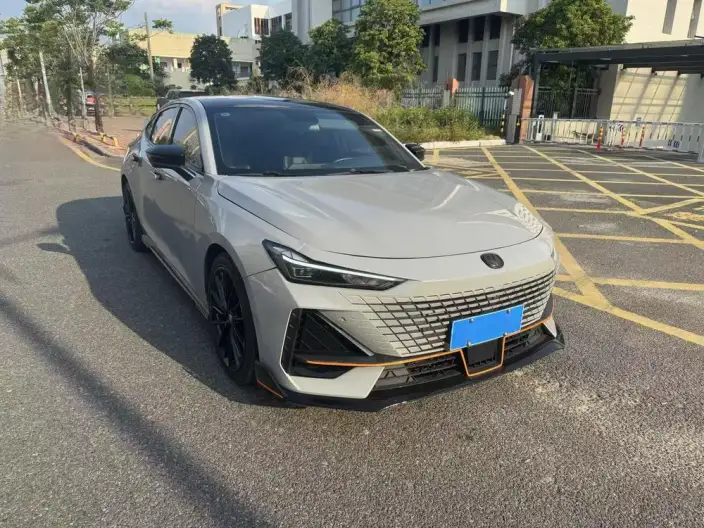 Changan UNI-V 2022 Model 1.5T Sports Edition – фото 3
