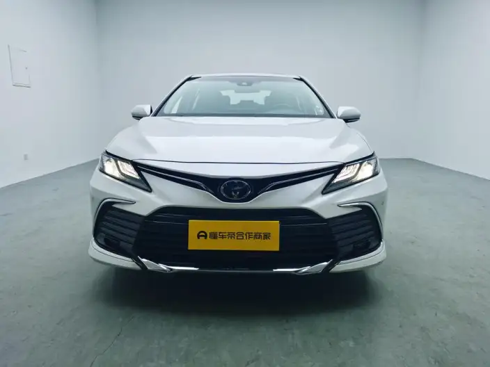 Toyota Camry 2023 Model 2.0GVP Leading version – фото 2