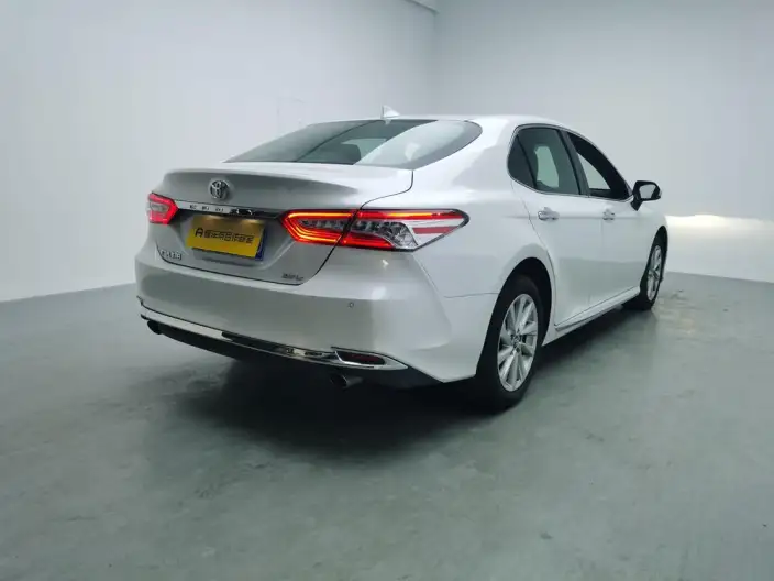 Toyota Camry 2023 Model 2.0GVP Leading version – фото 7