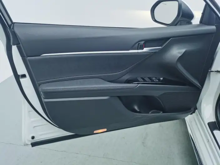 Toyota Camry 2023 Model 2.0GVP Leading version – фото 15