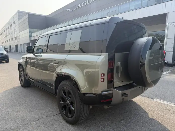 Land Rover Defender 2023 Model Facelift 110 P400 X-Dynamic HSE – фото 4