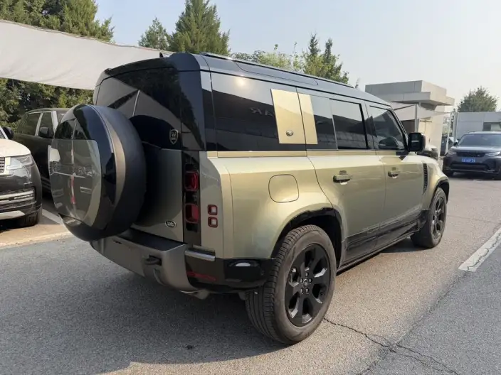 Land Rover Defender 2023 Model Facelift 110 P400 X-Dynamic HSE – фото 6