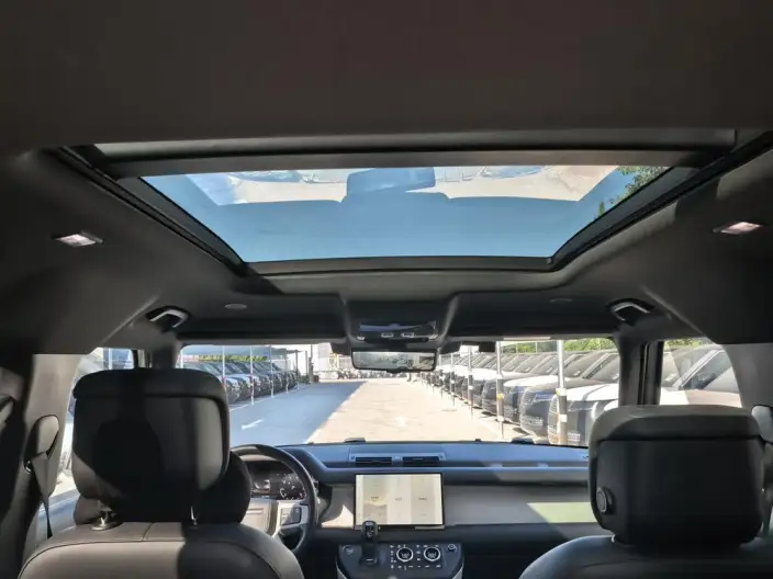 Land Rover Defender 2023 Model Facelift 110 P400 X-Dynamic HSE – фото 12