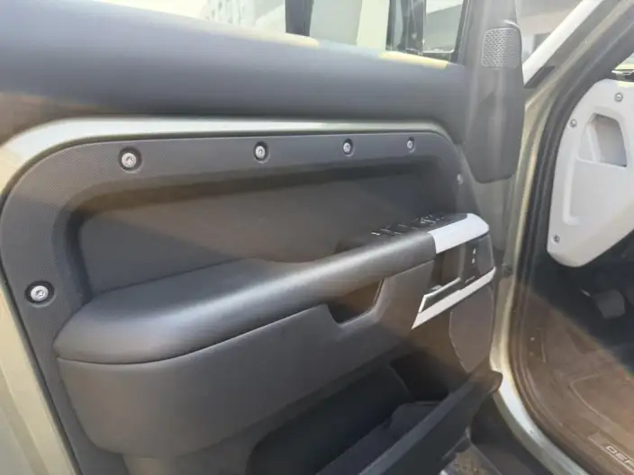 Land Rover Defender 2023 Model Facelift 110 P400 X-Dynamic HSE – фото 13
