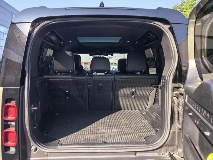 Land Rover Defender 2023 Model Facelift 110 P400 X-Dynamic HSE – фото 14
