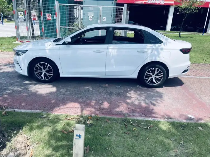 Geely Emgrand 2022 Model No. 4 Gen 1.5L CVT Luxury Model – фото 3