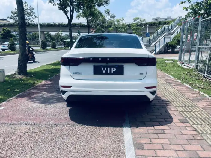 Geely Emgrand 2022 Model No. 4 Gen 1.5L CVT Luxury Model – фото 4