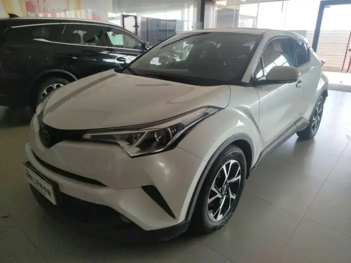 Toyota C-HR 2020 Model 2.0L Leading version – фото 1