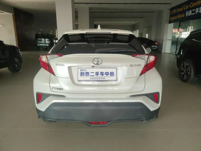 Toyota C-HR 2020 Model 2.0L Leading version – фото 3