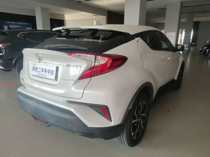 Toyota C-HR 2020 Model 2.0L Leading version – фото 4