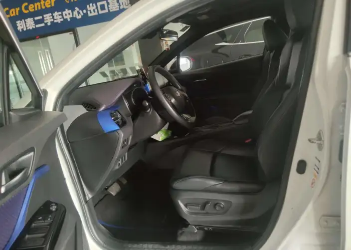 Toyota C-HR 2020 Model 2.0L Leading version – фото 7