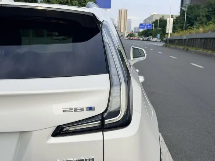 Cadillac XT4 2022 Model 28T 4WD Noble Model – фото 24