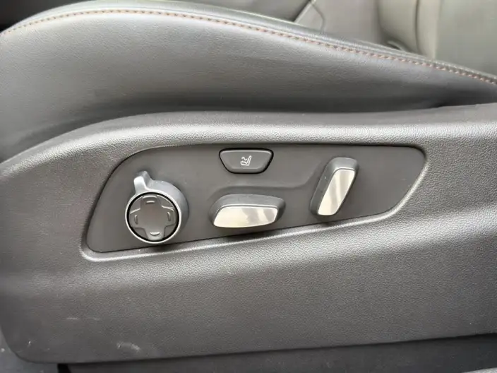 Cadillac XT4 2022 Model 28T 4WD Noble Model – фото 32