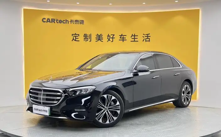 Mercedes-Benz E-Class PHEV 2024 Model E 350 e L sedan – фото 1