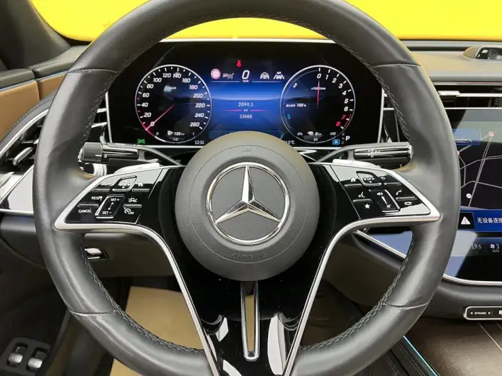 Mercedes-Benz E-Class PHEV 2024 Model E 350 e L sedan – фото 30