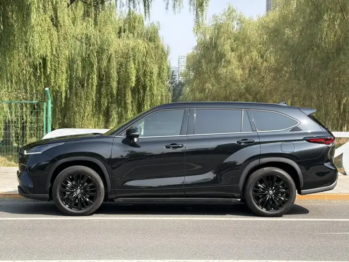 Toyota Highlander 2022 Model Hybrid 2.5L 4WD Knight Edition 7 seat – фото 4