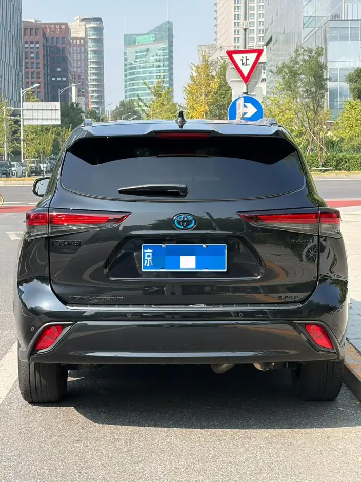 Toyota Highlander 2022 Model Hybrid 2.5L 4WD Knight Edition 7 seat – фото 6