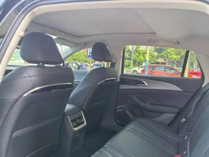 Hongqi H5 2023 Model 2.0T Automatic Flag Enjoy Edition – фото 16