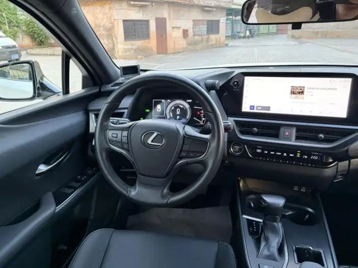 Lexus UX 2022 Model 260h Tan · Cool Edition – фото 10