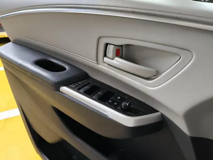Granvia 2023 Model Intelligent Hybrid 2.5L Deluxe Edition – фото 12
