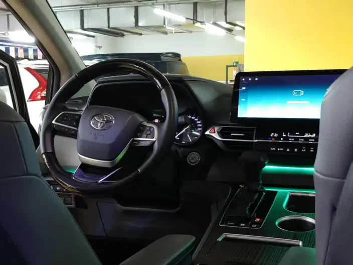 Granvia 2023 Model Intelligent Hybrid 2.5L Deluxe Edition – фото 19
