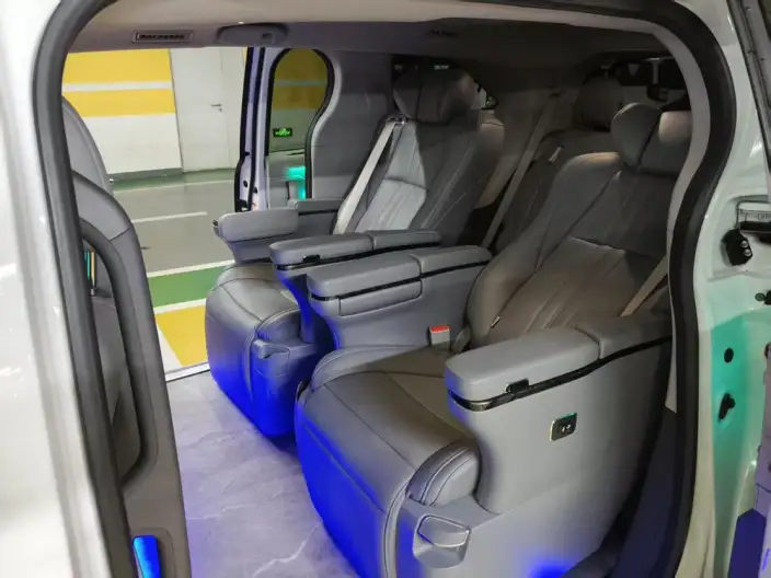 Granvia 2023 Model Intelligent Hybrid 2.5L Deluxe Edition – фото 21