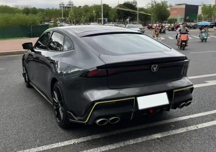 Changan UNI-V 2022 Model 1.5T Sports Edition – фото 4