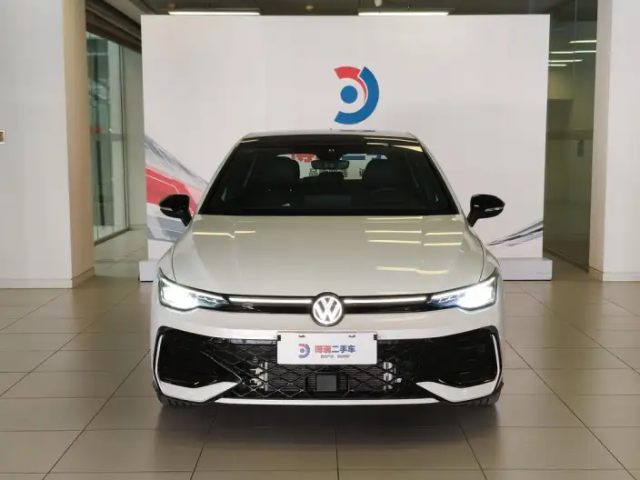 Volkswagen Golf 2025 Model 300TSI R-Line – фото 2