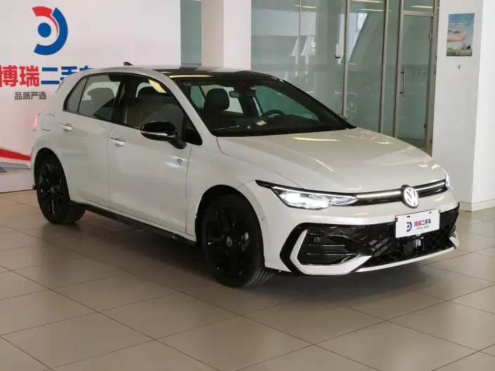 Volkswagen Golf 2025 Model 300TSI R-Line – фото 3