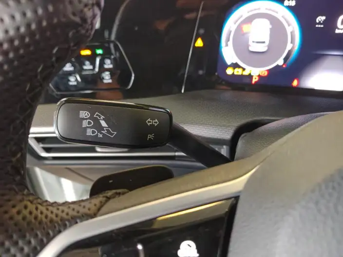 Volkswagen Golf 2025 Model 300TSI R-Line – фото 28