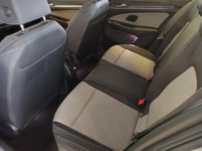 Volkswagen Golf 2025 Model 300TSI R-Line – фото 33