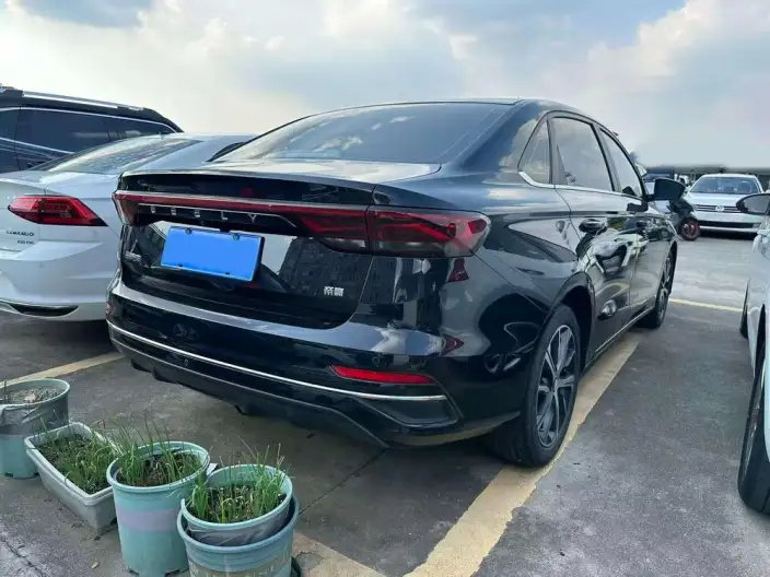Geely Emgrand 2022 Model No. 4 Gen 1.5L CVT Luxury Model – фото 5