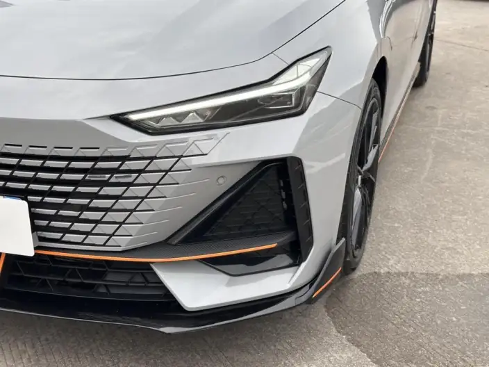 Changan UNI-V 2023 Model 1.5T Sports Edition – фото 7