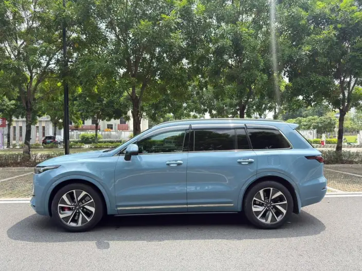 Li Auto ONE 2021 Model Extended Range 6 seat Edition – фото 4