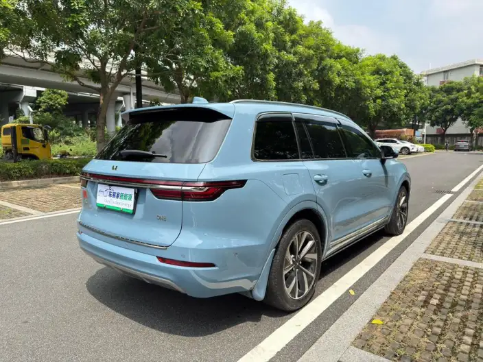 Li Auto ONE 2021 Model Extended Range 6 seat Edition – фото 7