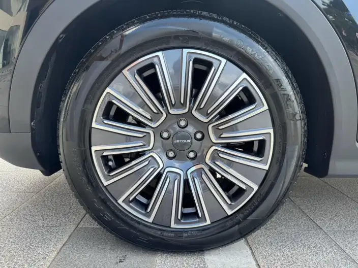 Jetour X70 PLUS 2025 Model 1.5T 6DCT Deluxe Edition 7 seat – фото 15