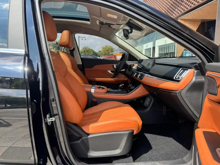 Jetour X70 PLUS 2025 Model 1.5T 6DCT Deluxe Edition 7 seat – фото 20