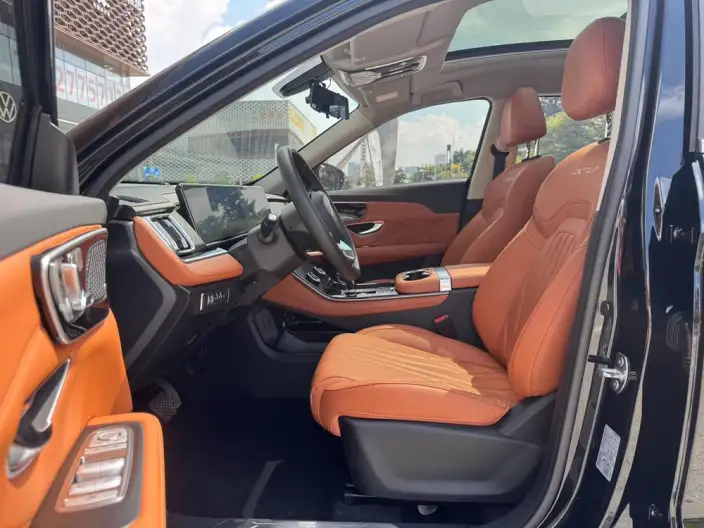 Jetour X70 PLUS 2025 Model 1.5T 6DCT Deluxe Edition 7 seat – фото 24