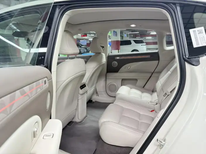 IM LS6 2026 Model EV Max – фото 9