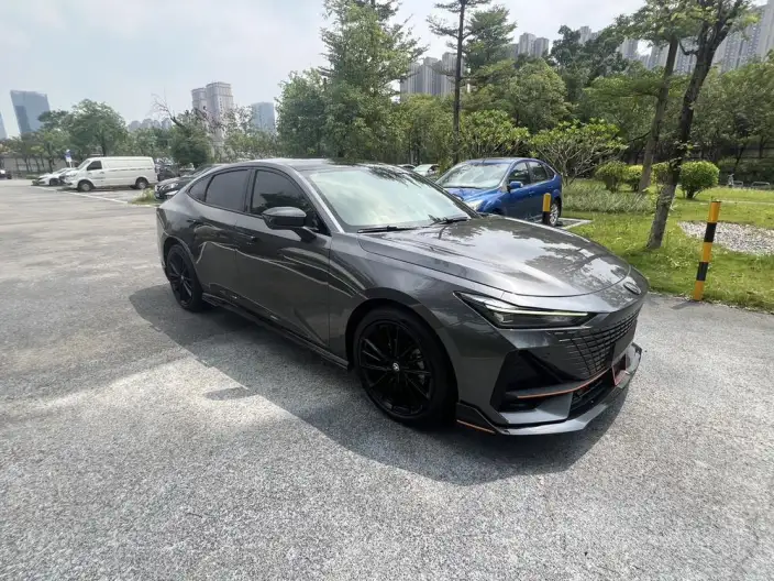 Changan UNI-V 2022 Model 1.5T Smart Pilot Model – фото 3