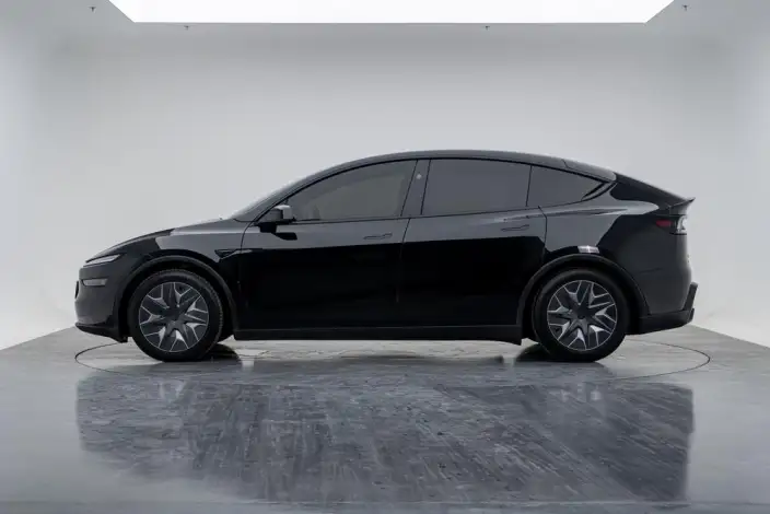 Model Y L 2026 Model Standard Edition – фото 4