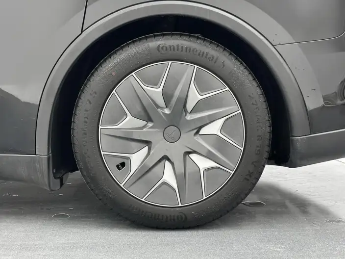 Model Y L 2026 Model Standard Edition – фото 9