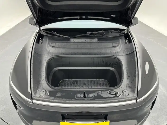 Model Y L 2026 Model Standard Edition – фото 10