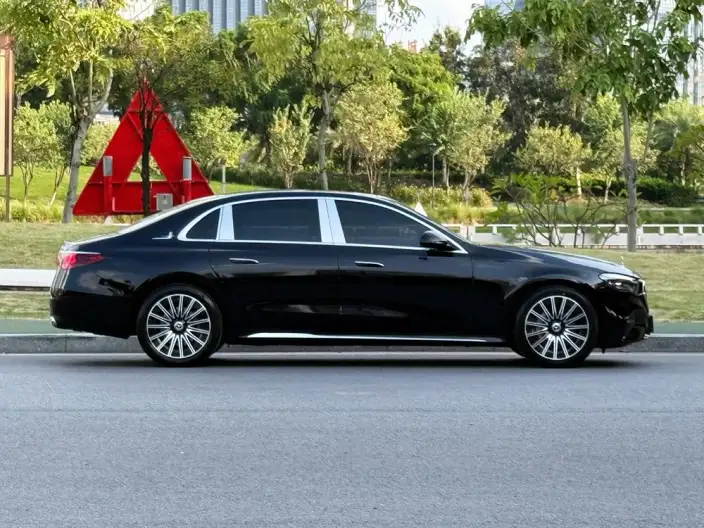 Mercedes-Benz E-Class 2025 Model E 300 L Luxury Model sedan – фото 8
