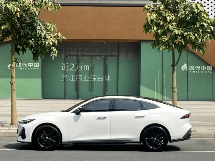 Changan UNI-V 2022 Model 1.5T Noble Model – фото 4