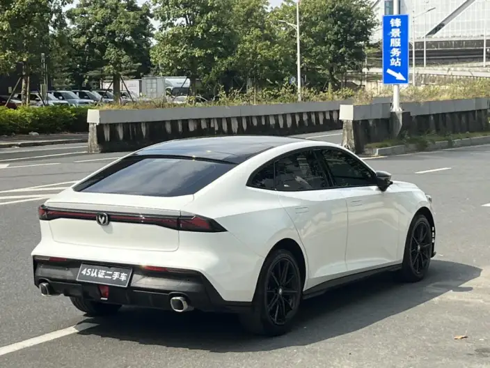 Changan UNI-V 2022 Model 1.5T Noble Model – фото 7
