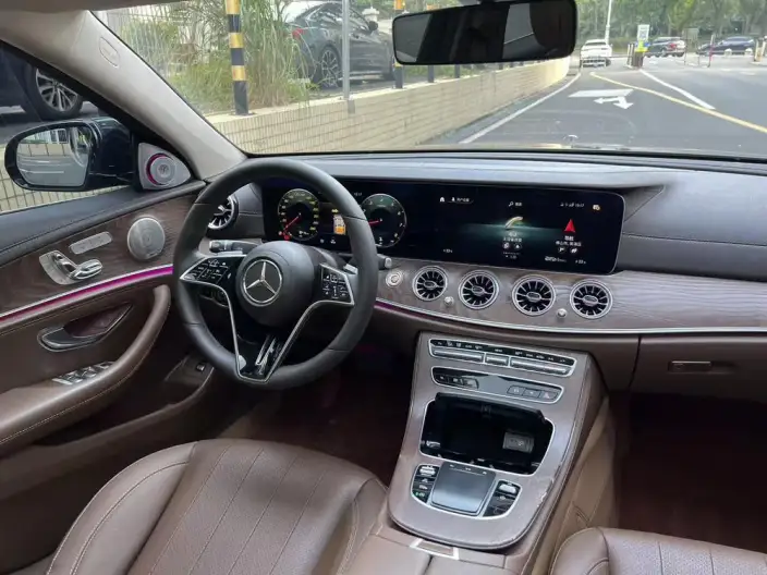 Mercedes-Benz E-Class 2021 Model E 300 L Fashion Model sedan – фото 10