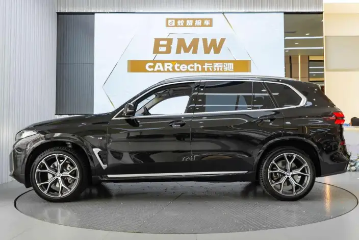 BMW X5 2023 Model xDrive30Li Exclusive Model M Sports Set – фото 3